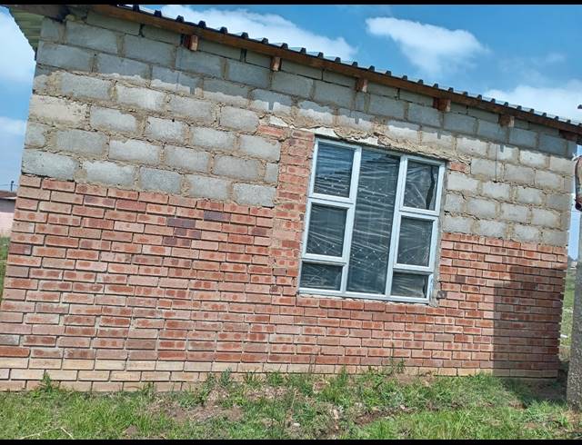 2 BEDROOM FREESTANDING FOR SALE IN EMONDLO UNIT A